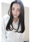 センター分けストレートロング