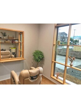 ベテラン女性スタイリスト揃い♪年齢と共に変化する髪のお悩みに寄り添う丁寧なカウンセリングが魅力◎