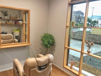 美容室 松田の写真/ベテラン女性スタイリスト揃い♪年齢と共に変化する髪のお悩みに寄り添う丁寧なカウンセリングが魅力◎