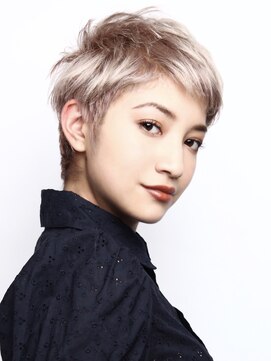 外国人風ハイトーンベリーショート/PEEKABOO