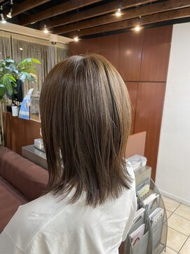 クオリス 上板橋店(QUALIS) 20代30代透明感暗髪アッシュブルーグレージュ丸み外ハネボブ