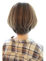 レウナ 外苑前(Reuna)&nbsp;ショートボブひし形シルエット耳にかけても可愛い