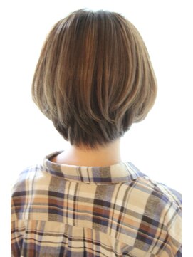 レウナ 外苑前(Reuna) ショートボブひし形シルエット耳にかけても可愛い