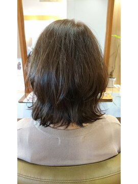 カームヘアー(Calm hair) 大人ミディ