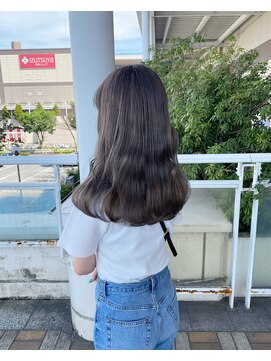ルッツ(Lutz. hair design) bleach gray beige