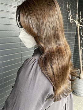 グランツ ヘアーデザイン(GLANZ HAIR DESIGN) カーキカラー