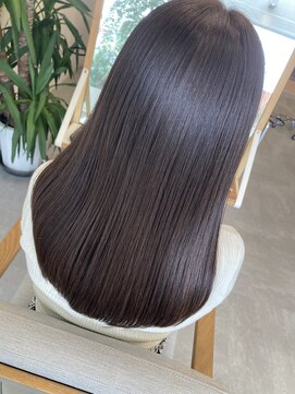 ブローチェラウカ(Broche lauka) 艶めきストレート