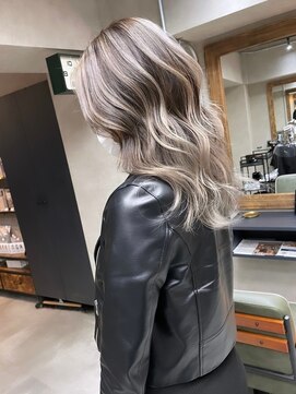 サニー 渋谷(SUNNY) バレイヤージュショコラアッシュハイライトグレージュカラー