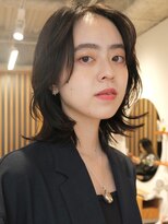 ノイカーム(noi Calm)&nbsp;顔周りレイヤーカットくびれヘアミルクティーベージュカラー