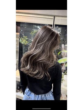 アポロ 横浜駅店(apollo) ハイライトバレイヤージュダブルカラーミルクティーベージュ