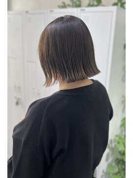 オウル(Owll) ◆◇透明感カーキアッシュ　ぱっつんボブ◇◆