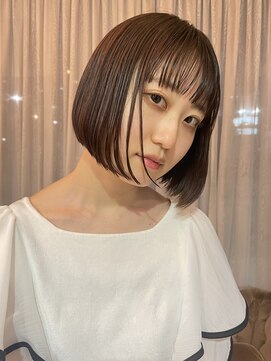 ロッソ 西荻窪(ROSSO) スリーク、クリーン、プレーンなワンレンボブ。