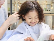 【経験豊富なスタイリストが多数在籍！女性スタッフが多くアットホームな環境なのでお子様連れも大歓迎】