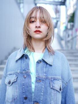 ギークス(GEEKS) 【GEEKS渋谷】冬カラー/ホワイトベージュ/ハイトーンウルフ/小顔