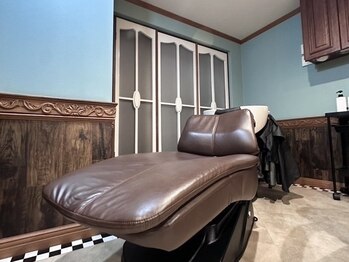 シェール(CHER)の写真/お仕事帰りの方も気軽に通えるのが嬉しい♪忙しい方でもお仕事帰りに気軽に通えるサロンです◎