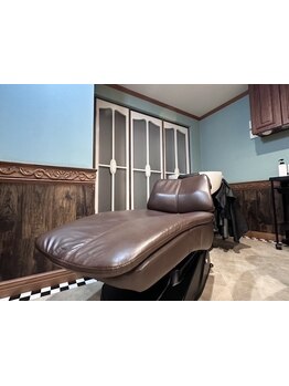 お仕事帰りの方も気軽に通えるのが嬉しい♪忙しい方でもお仕事帰りに気軽に通えるサロンです◎