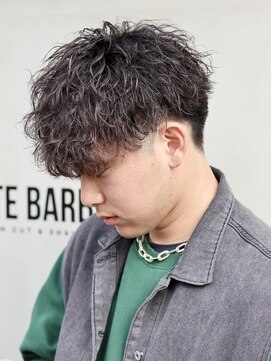 プライベートバーバー 武蔵小杉 新丸子(PRIVATE BARBER) ツイストスパイラル縦落ちパーマ<理容室>武蔵小杉バーバー眉毛