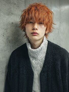 ネハス(nehus.) MEN’S HAIR/サーフカール/刈り上げセンターパート/ブリーチ