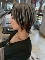 エクラバイナチュラル(eclat by Natural)&nbsp;ショートウルフ/くびれショート/ハイライト/アッシュベージュ