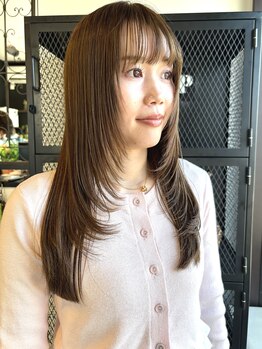 サロンプレッジエビノマル(salon PLEDGE ebinomaru)の写真/ハイダメージ毛にも対応★最小限のダメージで叶う"艶ストレート"でいつでも指通りの良いまとまる美髪に♪
