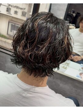 アノ(Ano.) 大分シャドウパーマメンズマッシュ波巻きパーマツイストパーマ