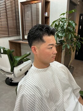 オールマンバーバーショップ 流山おおたかの森(Allman Barbershop) 波巻きスパイラル/リバースセンターパート/流山おおたかの森