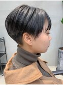 ネイビーブルー、刈り上げショート、マッシュショート