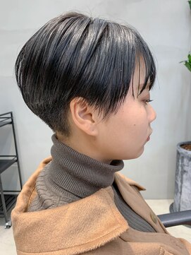 テトヘアー(teto hair) ネイビーブルー、刈り上げショート、マッシュショート