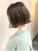 カーキベージュ_厚めバングローライトスリークボブ_ba274333