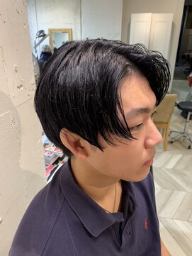 エル(EL by green) 【MITSU】ネイビーアッシュ×ツーブロックかける前下がり