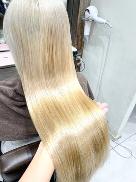 トルネード(TORNADO) 外国人風艶髪ストレート LAケラチントリートメント 美髪　M1129