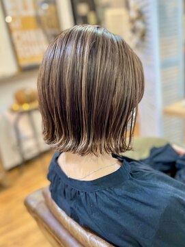 ワン エイティー ディグリース 恵比寿(180°One Eighty Degrees.) ハイライトボブ/白髪ぼかし