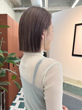 ノエ(noe) 切りっぱなしボブ×ソフトベージュ