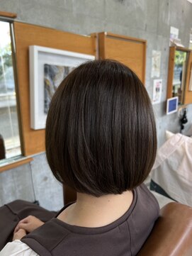 リアクト(React) ナチュラルストレートボブ
