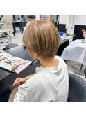 ハイトーンカラー　ハンサムショート