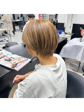 アイズ 本厚木(AIZU) ハイトーンカラー　ハンサムショート