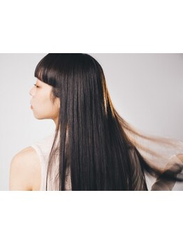 髪にドラマを。芯から生まれるしなやかな躍動感、あなた史上最高の美髪ストーリーが今、はじまる。