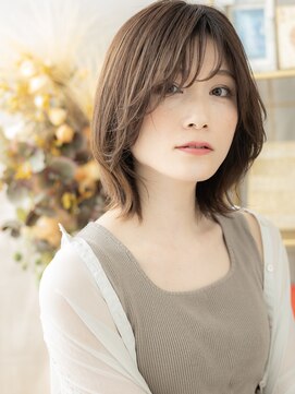 カバーヘア ブリス 上尾西口店(COVER HAIR bliss) センターパートくせ毛風くびれショートボブA1上尾20代30代40代