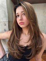 ヨロ 小岩(YOLO) ハイライトショートヘア海外レイヤーカットイルミナカラー