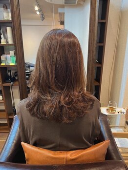 ディアコバレーノ(DiaCobaleno)の写真/リピーター多数☆白髪を隠すのではなく、魅せる！丁寧なカウンセリングで悩みを解消し、自信を持てる髪へ！