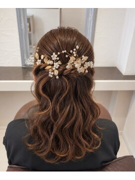 ヘアーメイク バス(Hair make bas) ハーフアップアレンジ