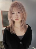 淡いピンク