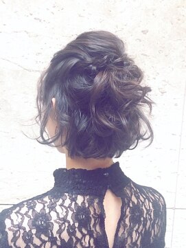 スタジオテオ(studio Teo) ボブでも出来る☆ハーフアップ風アレンジ♪オケージョンスタイル