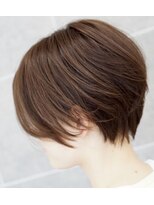 サンクレポ&nbsp;小顔小頭効果　グレージュ　ショートボブ　　山下智之