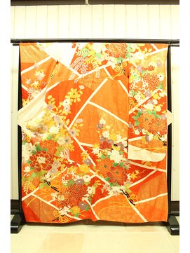 ルナクレセント (Luna crescent) 振袖C-２ ￥16500～(着付料込み)　＊　成人式プラン ￥20000～