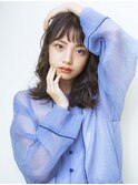 シースルな前髪と切りっぱなしヘアに黒髪透明感カラー