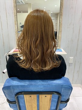 ルシール バイ アリア(Lucir by aria) 外国人風ペールベージュ