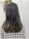 ナチュラルくびれヘア大人可愛いグラデーション×寒色系カラー