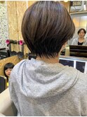 大人ショートハンサムショート暗めくびれ 20代30代40代50代