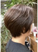 襟足がスッキリとしたショートスタイル♪